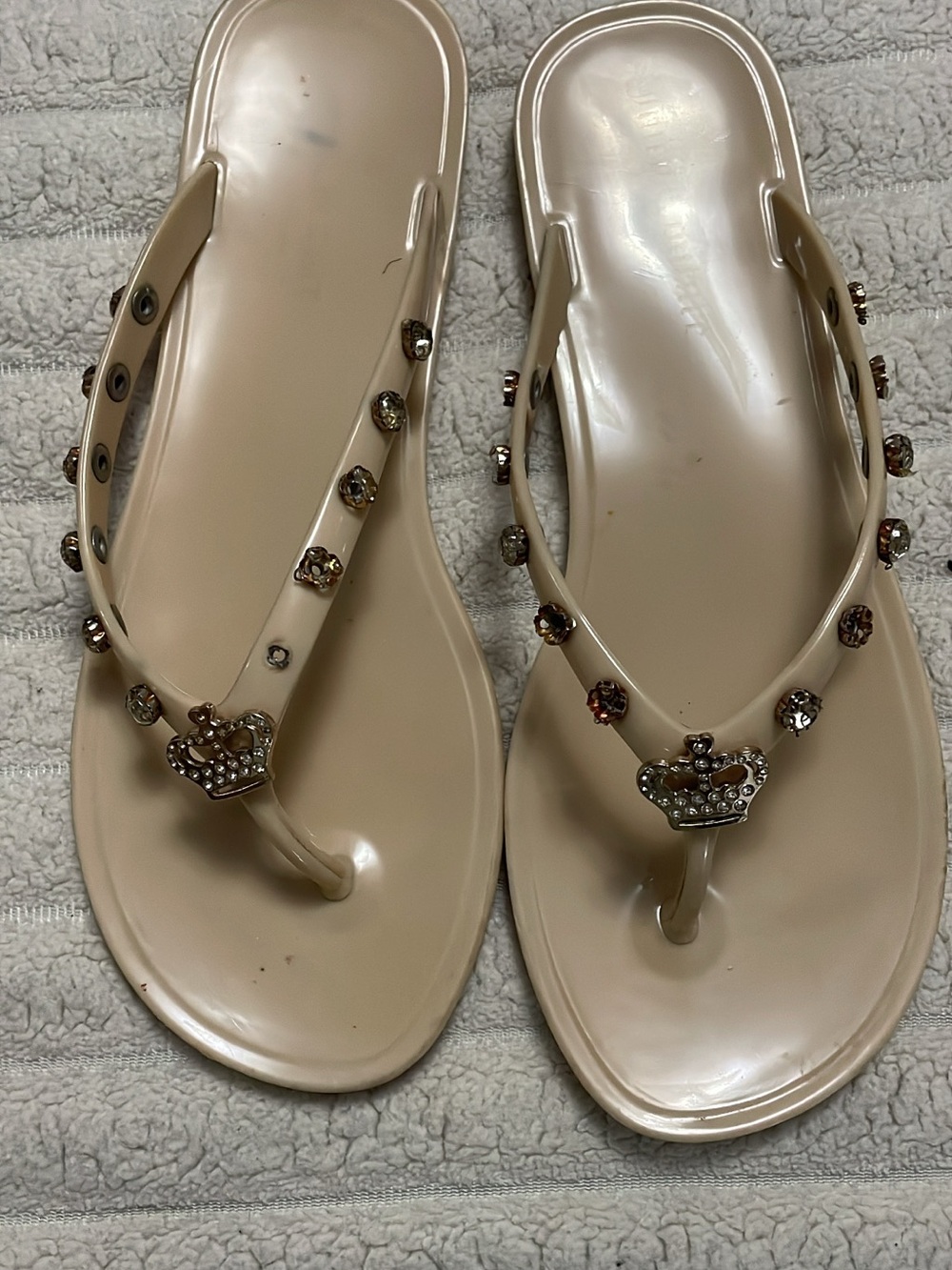 Juicy Couture Beige Jelly Crown-Embellished Flip Sandals